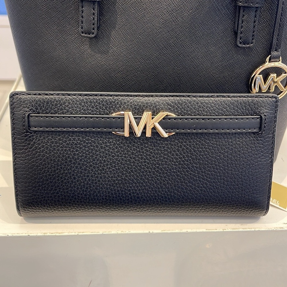 Michael Kors Reed Large Bifold Pebbled Leather Snap Wallet Card Case
Black
NWT - Picture 1 of 16
